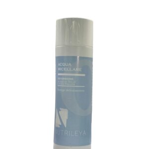 Nutrileya Aqua Micellare për pastrim të butë dhe efektiv të fytyrës, largon papastërtitë dhe makeup-in pa irrituar lëkurën.